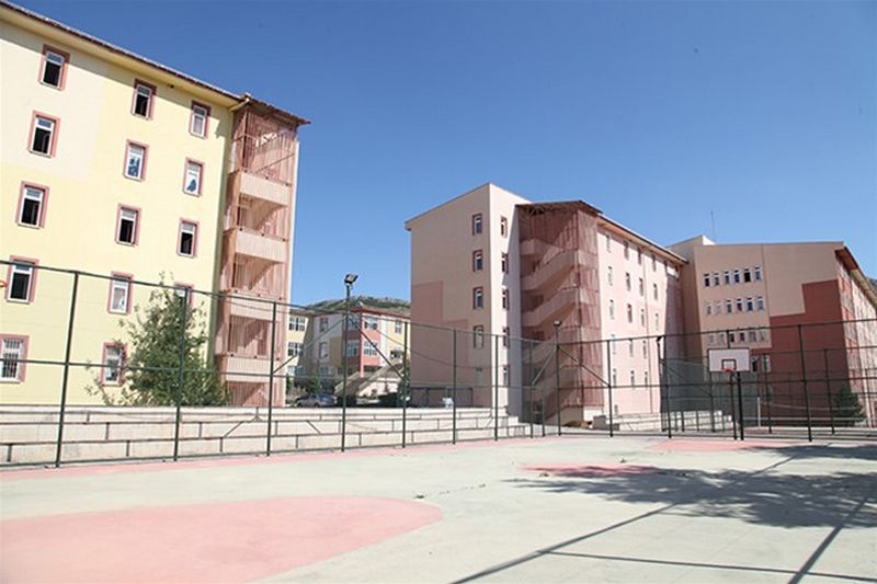 Basketbol-Voleybol Sahası